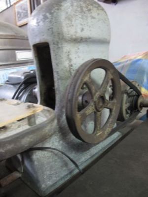 ขายเครื่องเจียรพลอยของเก่าแท้ใช้งานได้ดีมากของหายาก ขายเครื่องเจียรพลอยของเก่าแท้ใช้งานได้ดีมากของหายาก