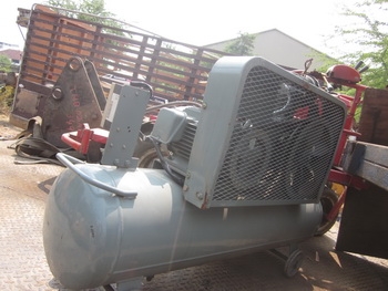 ขาย - เครื่องปั๊มลม HITACHI: 15P-9.5 VA 6 มอเตอร์ไฟฟ้า มือสองญี่ปุ่นแท้ สภาพสวย พร้อมใช้งาน ขาย - เครื่องปั๊มลม HITACHI: 15P-9.5 VA 6 มอเตอร์ไฟฟ้า มือสองญี่ปุ่นแท้ สภาพสวย พร้อมใช้งาน