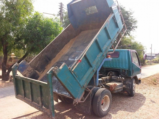 ขาย6ล้อ ดั้มMITSUBISHI เครื่อง110แรง เครื่องดี คัชซีสวย ภายในสวย ยาง825R16 ยางดี สภาพพร้อมใช้งาน เอกสารพร้อมโอน จัดไฟแนนซ์ได้ เงื่อนไขง่ายๆวันเดียวรับรถ สนใจโทร 090-8588220คุณนะ 093-3258446บิวตี้ ID:narong498 หรือ www.truck.in.th/498 หรือfb:ณรงค์ ซื้อขายร