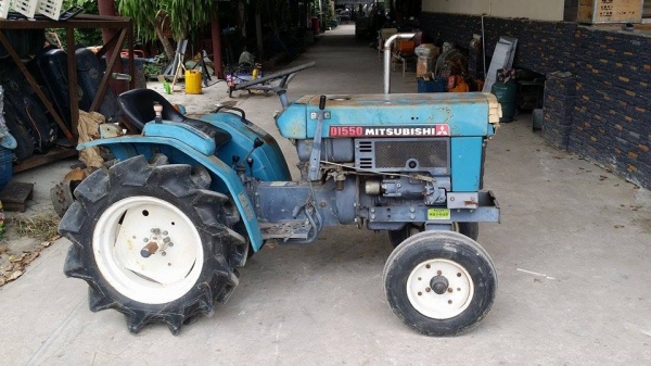 รถไถพรวนดินนั่งขับ  MITSUBISHI  15 แรง  เก่าญี่ปุ่น  เพลาเดียว  เครื่องยนต์ดีเซล  สภาพพร้อมใช้งาน