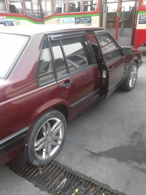 VOLVO 740 เครื่อง 1 J.  2400 cc  มี ABS. ติดแก๊ส LPG  ติดต่อ 081-427-3941