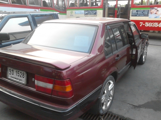 VOLVO 740 เครื่อง 1 J.  2400 cc  มี ABS. ติดแก๊ส LPG  ติดต่อ 081-427-3941