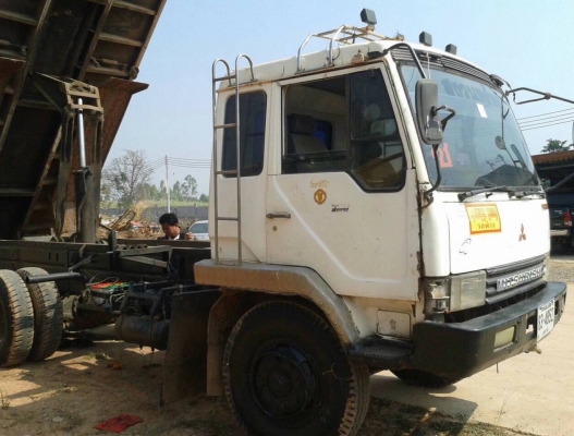 ขายสิบล้อดั้มMITSUBISHI FN527 MA-1xxxx เครื่อง6D16 195แรงสภาพพร้อมใช้งาน เครื่องเกียร์ดี เอกสารเล่มทะเบียนพร้อมโอน