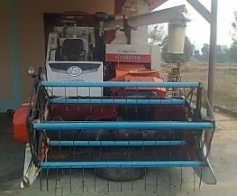 KUBOTA DC-68G รถเกี่ยวข้าวแบบอุ้ม สภาพดีมากพร้อมทำงานได้เลยครับ เครื่อง 4 สูบแรงดีไม่เยิ้มทำงาน 2,235 ชม. อุ้มรองรับเมล็ดข้าวได้ 600 กก. ท่อส่งความยาว 3.60 ม. ช่วงล่างแน่นดีพร้อมใช้งาน เอกสารเล่มทะเบียนครบพร้อม ราคาต่อรองได้ครับ