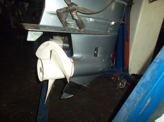 เครื่องเรือYAMAHA 100 hp four stoke เครื่องเรือYAMAHA 100 hp four stoke