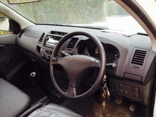 ขาย Vigoตอนเดียว2013 สีขาว แถวเมืองทอง รายละเอียดข้างในจ้า ขาย Vigoตอนเดียว2013 สีขาว แถวเมืองทอง รายละเอียดข้างในจ้า