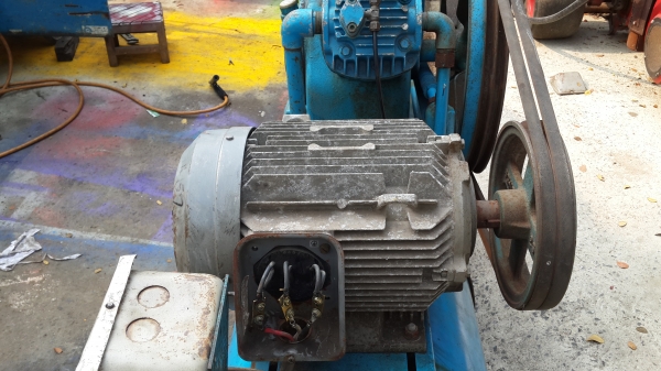 ปั้มลม Meiji 7.5 แรง ถัง 240 L