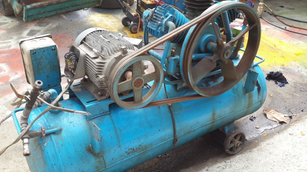 ปั้มลม Meiji 7.5 แรง ถัง 240 L