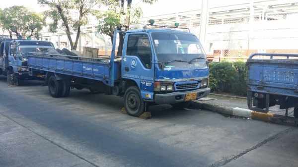 ขาย อีซูซุ NQR 2คันราคาถูกสนใจติดต่อ 0891317489