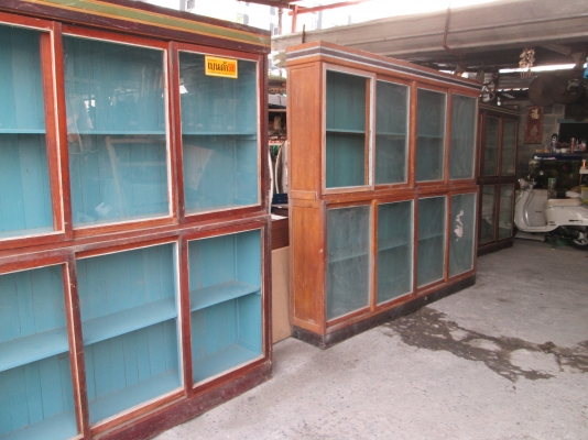 ตู้โชว์ห่วย    มี  4 ชุด  สภาพดี   ราคาเหมา  พร้อมจบทั่วไทย