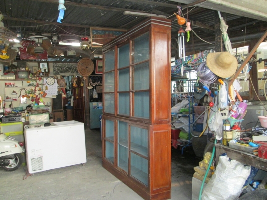 ตู้โชว์ห่วย    มี  4 ชุด  สภาพดี   ราคาเหมา  พร้อมจบทั่วไทย