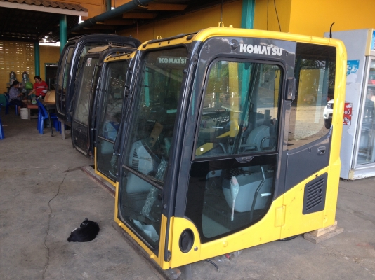 หัวเก๋งรถแบ็คโฮ KOMATSU'CAT