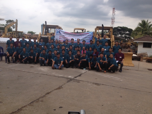 รับฝึกอบรมพนักงานขับและซ่อมเครื่องจักรกลหนัก