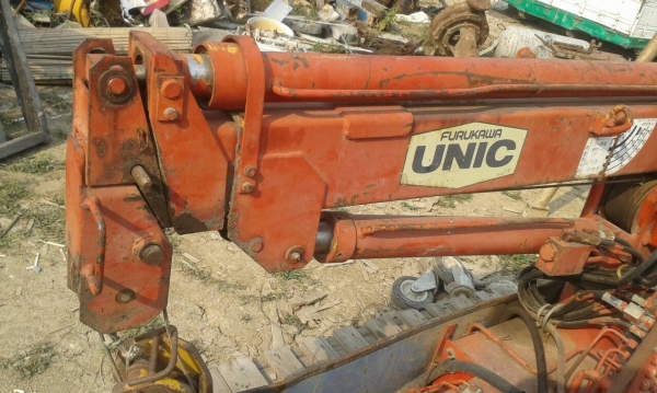 ขายเครนยูนิค 1 ตัน ราคาถูก