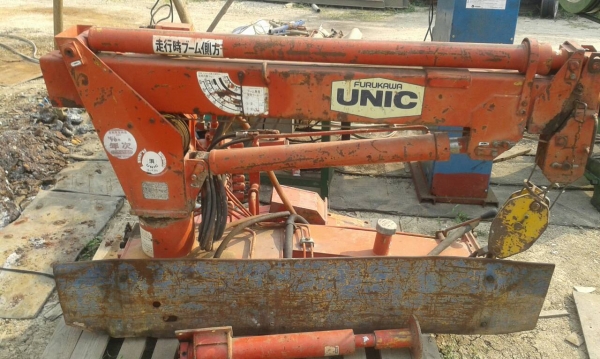 ขายเครนยูนิค 1 ตัน ราคาถูก