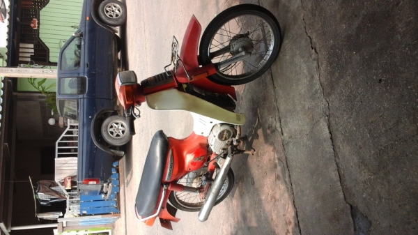 ขายsuzuki  rc ราคา4000 บาท ไม่มีเล่ม เครื่องดี ขี่ได้ปรกติ