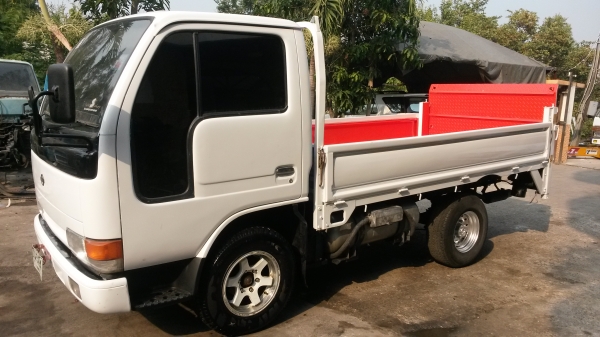 ขายรถนิสสัน4ล้อ ไม่ติดเวลากระบะท้ายลิ๊ฟ เครื่องติดแก๊ส ทะเบียนไม่ขาดพร้อมใช้งานครับ ยางใหม่แอร์เย็นเจี้ยวเพาเวอร์ ขาย 185000 บาท