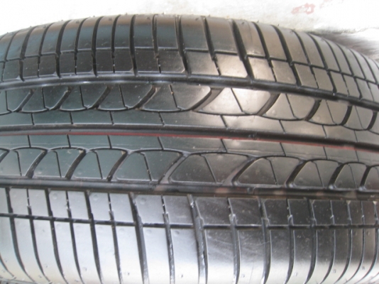 ขายยางน้องๆป้ายแดง Bridgestone b250 175/65r15  ยางปี13สนใจติดต่อเล็กคลองสามครับ 081-3747940