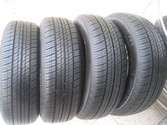 ขายยางป้ายแดง Dunlop sp10 175/65r14 ยางปี14 สนใจติดต่อเล็กคลองสามครับ 081-3747940