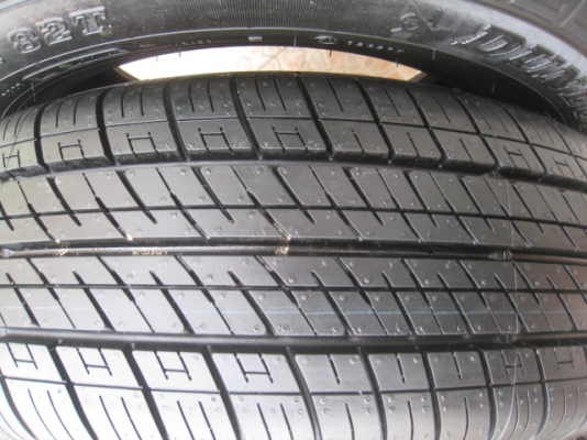 ขายยางป้ายแดง Dunlop sp10 175/65r14 ยางปี14 สนใจติดต่อเล็กคลองสามครับ 081-3747940