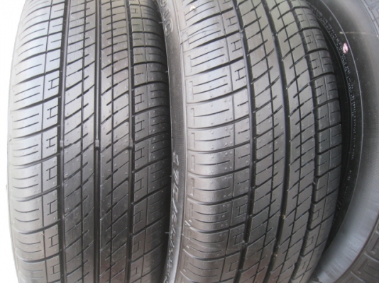 ขายยางป้ายแดง Dunlop sp10 175/65r14 ยางปี14 สนใจติดต่อเล็กคลองสามครับ 081-3747940