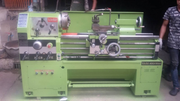 ขายเครื่องกลึงวิกเตอร์6ฟุต