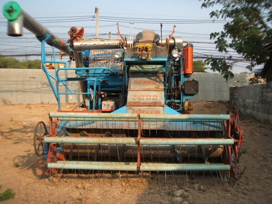 ขายรถเกี่ยวข้าว อุ้ม 2.5 ตัน เครื่องยนต์ JO8C ตัวเดิน 12 HP ปั้มไดกิ้นส์ เบอร์ 22 โซ่ใหม่ 1 ข้าง รอลเลอร์ใหม่ 1 ข้าง