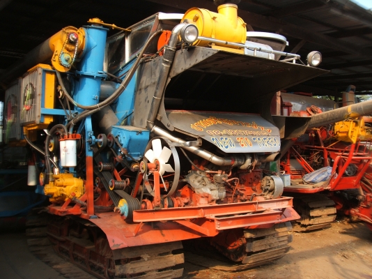 ขายรถเกี่ยวข้าวปานเจริญ เครื่องยนต์ JO8C เทอร์โบ 260 แรงม้า ปั้มไดกิ้นส์ เบอร์ 22 ตัวเดิน 12 HT