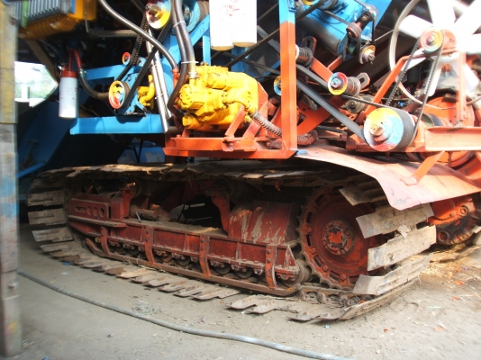 ขายรถเกี่ยวข้าวปานเจริญ เครื่องยนต์ JO8C เทอร์โบ 260 แรงม้า ปั้มไดกิ้นส์ เบอร์ 22 ตัวเดิน 12 HT