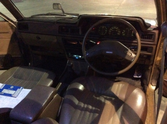 ขายรถโตโยต้า โคโรน่า T133 เครื่องเดิม 1.8 เกียร์ธรรมดา ติดแก๊ส LPG ภายในเบาะเดิมๆสวยไม่มีขาด คอนโทรลเดิม วิทยุCDใช้ได้ ตัวถังเดิมๆสียังเงามีพองบางจุด แม็กกล้วยขอบ13" รถขับดีมาก ทดลองขับได้เลยครับ เอกสารพร้อม ขับกลับได้เลยครับ