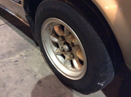 ขายรถโตโยต้า โคโรน่า T133 เครื่องเดิม 1.8 เกียร์ธรรมดา ติดแก๊ส LPG ภายในเบาะเดิมๆสวยไม่มีขาด คอนโทรลเดิม วิทยุCDใช้ได้ ตัวถังเดิมๆสียังเงามีพองบางจุด แม็กกล้วยขอบ13" รถขับดีมาก ทดลองขับได้เลยครับ เอกสารพร้อม ขับกลับได้เลยครับ