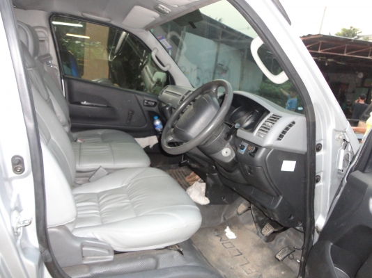 ขายรถตู้ปี 2005หลังคา เตี้ย แบาะครบ ราคา 350000 บาท ขายรถตู้ปี 2005หลังคา เตี้ย แบาะครบ ราคา 350000 บาท