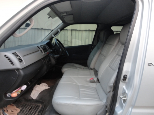 ขายรถตู้ปี 2005หลังคา เตี้ย แบาะครบ ราคา 350000 บาท ขายรถตู้ปี 2005หลังคา เตี้ย แบาะครบ ราคา 350000 บาท