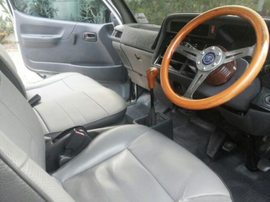 TOYOTA HIACE รถตู้ ช่วงยาว สวยเดิม พร้อมใช้