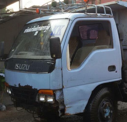 หกล้อ อีซูซุ NPR120รถห้างแท้ แอร๋ สภาพดีอุปกรณ์ครบ ทะเบียนพร้อมโอน