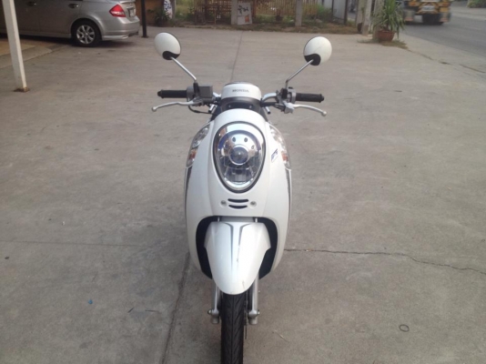 ขาย ฮอนด้า สกู๊ปปี่ไอ สีขาว-เทา ปี 55 สภาพสวย ๆ เดิม ๆ