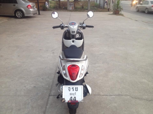ขาย ฮอนด้า สกู๊ปปี่ไอ สีขาว-เทา ปี 55 สภาพสวย ๆ เดิม ๆ ขาย ฮอนด้า สกู๊ปปี่ไอ สีขาว-เทา ปี 55 สภาพสวย ๆ เดิม ๆ