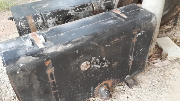 ขายถังน้ำมัน 200 L แท้ ติดรถ lsuzu มี2 ใบ ขายถังน้ำมัน 200 L แท้ ติดรถ lsuzu มี2 ใบ