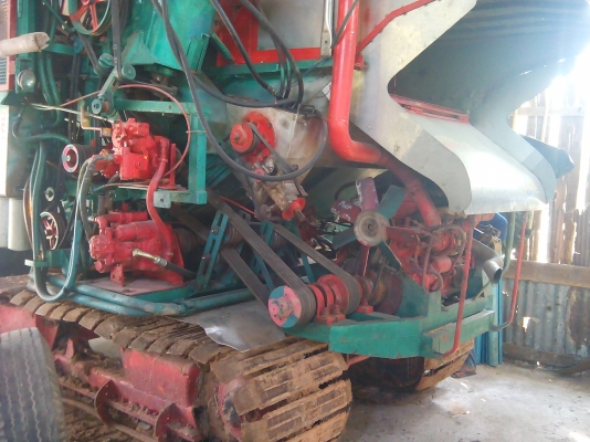 ขายรถเกี่ยวข้าว ส.ทวี อุ้ม 2.5 ตัน เครื่อง 210 เทอร์โบตัวเดิน 12 ปั้มไดกิ้น 22 ขายรถเกี่ยวข้าว ส.ทวี อุ้ม 2.5 ตัน เครื่อง 210 เทอร์โบตัวเดิน 12 ปั้มไดกิ้น 22