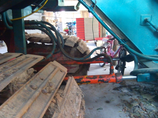 ขายรถเกี่ยวข้าว ส.ทวี อุ้ม 2.5 ตัน เครื่อง 210 เทอร์โบตัวเดิน 12 ปั้มไดกิ้น 22 ขายรถเกี่ยวข้าว ส.ทวี อุ้ม 2.5 ตัน เครื่อง 210 เทอร์โบตัวเดิน 12 ปั้มไดกิ้น 22