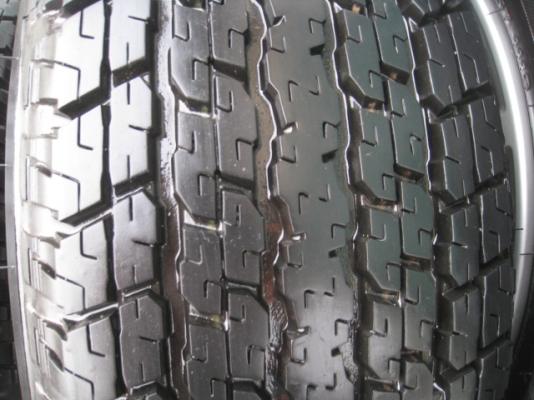 ขายล้อแม็ก Pajero 17" พร้อมยางปี13 สนใจติดต่อเล็กคลองสามครับ 081-3747940