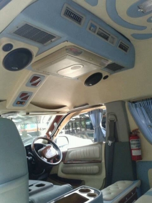 ขายด่วนๆ. รถตู้TOYOTA COMMUTER. ตู้ CNG 2.7 CC   MT 2009 วีไอพี เต็มๆ. ราคา 699,000 บาทค่ะ. โทร 0922726669 ตันหยงค่ะ