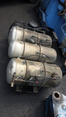 ขายถังลม 360 ตัวใหม่ล่าสุด จำนวน 2 ชุด พร้อมกรองดักน้ำ จำนวน 2 ลูก ราคาต่อรองได้ครับ