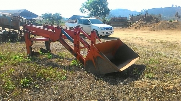 ขายตักบุงกี๋รถ KUBOTA M 7040 M8040  คอนโทรลนอกสภาพดีพร้อมใช้งาน