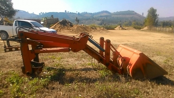 ขายตักบุงกี๋รถ KUBOTA M 7040 M8040  คอนโทรลนอกสภาพดีพร้อมใช้งาน