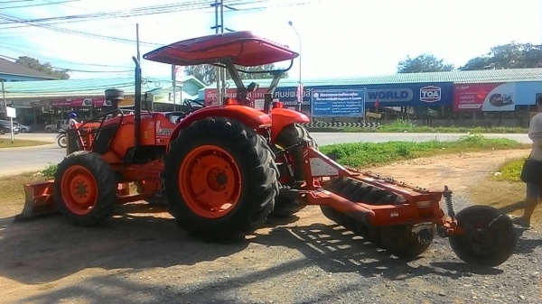 ขายรถ KUBOTA M 7040 สภาพดีพร้อมใช้งานพร้อมอุปกรณ์ด้นหน้าและผานพรวน ขายรถ KUBOTA M 7040 สภาพดีพร้อมใช้งานพร้อมอุปกรณ์ด้นหน้าและผานพรวน