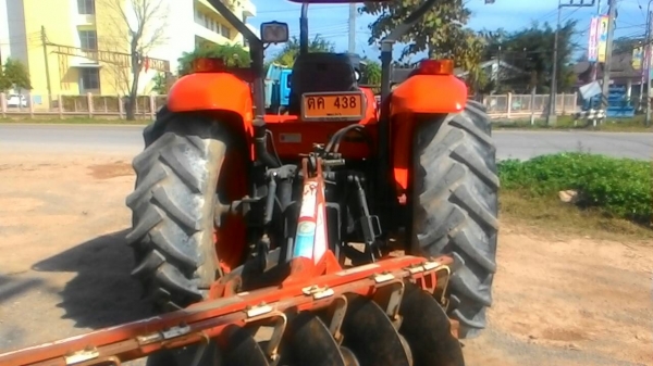 ขายรถ KUBOTA M 7040 สภาพดีพร้อมใช้งานพร้อมอุปกรณ์ด้นหน้าและผานพรวน ขายรถ KUBOTA M 7040 สภาพดีพร้อมใช้งานพร้อมอุปกรณ์ด้นหน้าและผานพรวน