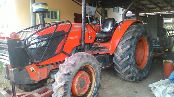 ขายรถ KUBOTA M 7040 สภาพดีพร้อมใช้งานพร้อมอุปกรณ์ด้นหน้าและผานพรวน ขายรถ KUBOTA M 7040 สภาพดีพร้อมใช้งานพร้อมอุปกรณ์ด้นหน้าและผานพรวน