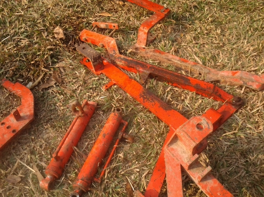 ขายตามสภาพดันหน้าติดกับรถไถ24แรงคูโบต้าสภาพสวย