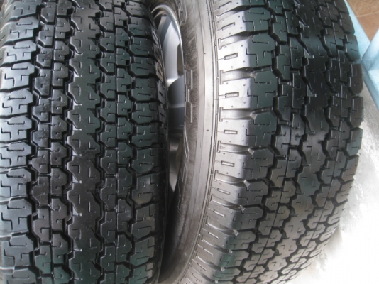 ขายล้อแม็ก Chev colorado 16" พร้อมยางปี13  สนใจติดต่อเล็กคลองสามครับ 081-3747940